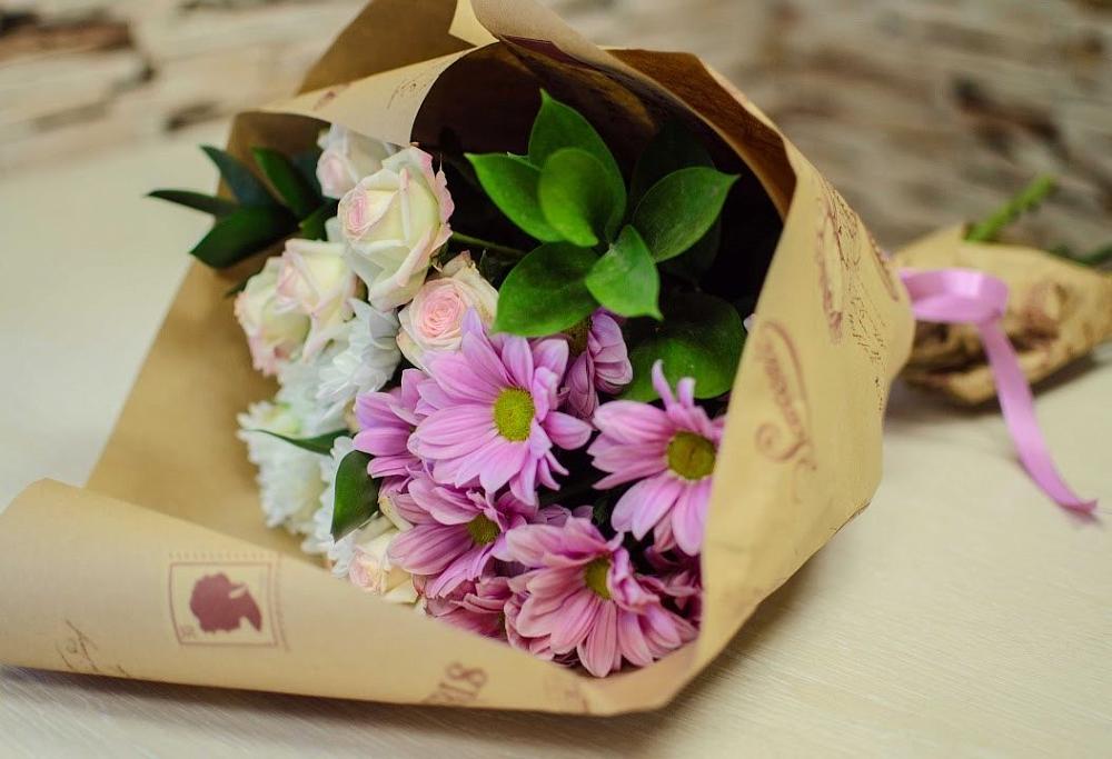 Букет цветов из: Розы и Хризантемы в Ленинск-Кузнецком