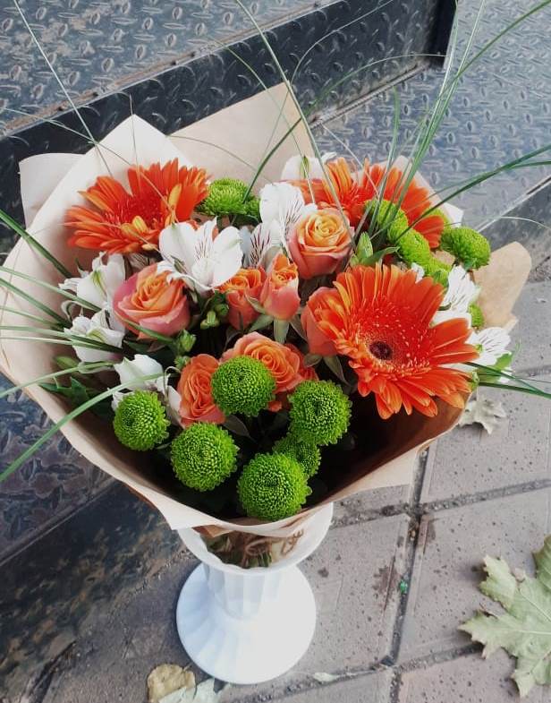 Букет цветов из: Герберы, Хризантемы, Альстромерии и Розы в Ленинск-Кузнецком