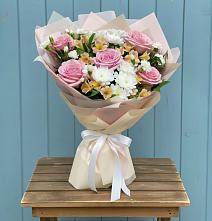 Букет цветов из:  Гвоздики, Орхидеи и Розы #REPLACE_PRED# Ленинск-Кузнецком