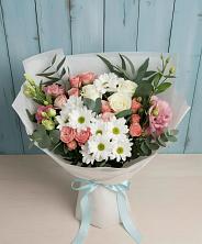 Букет цветов из:  Розы, Лизиантусы и Хризантемы в Ленинск-Кузнецком