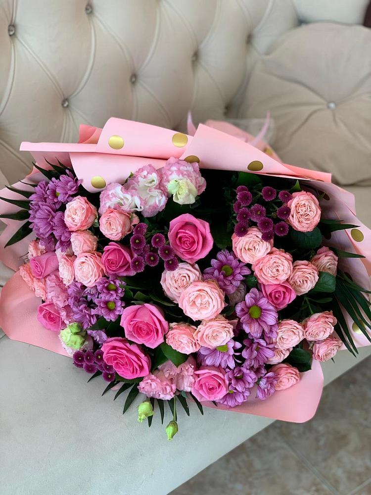 Букет цветов из: Хризантемы, Розы и Лизиантусы в Ленинск-Кузнецком