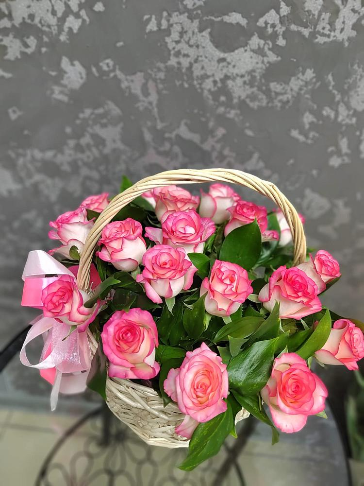 Цветочная композиция из Розы в корзине в Ленинск-Кузнецком