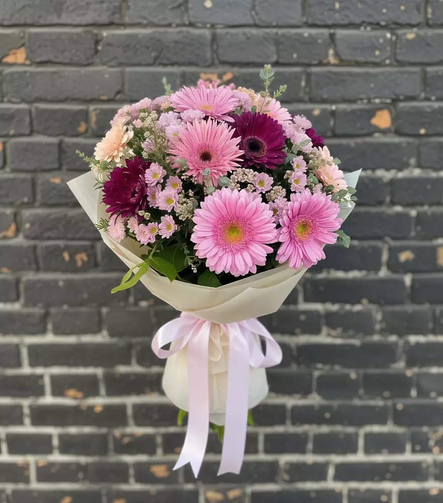 Букет цветов из: Герберы и Хризантемы в Ленинск-Кузнецком