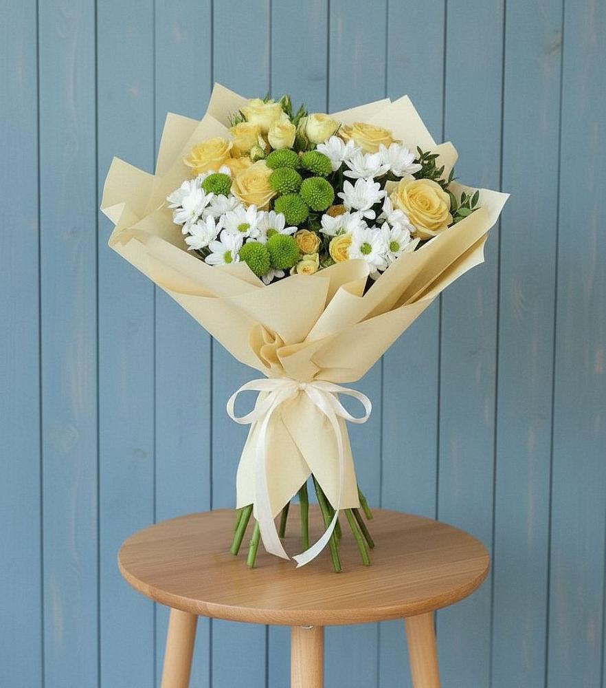 Букет цветов из: Хризантемы и Розы в Ленинск-Кузнецком