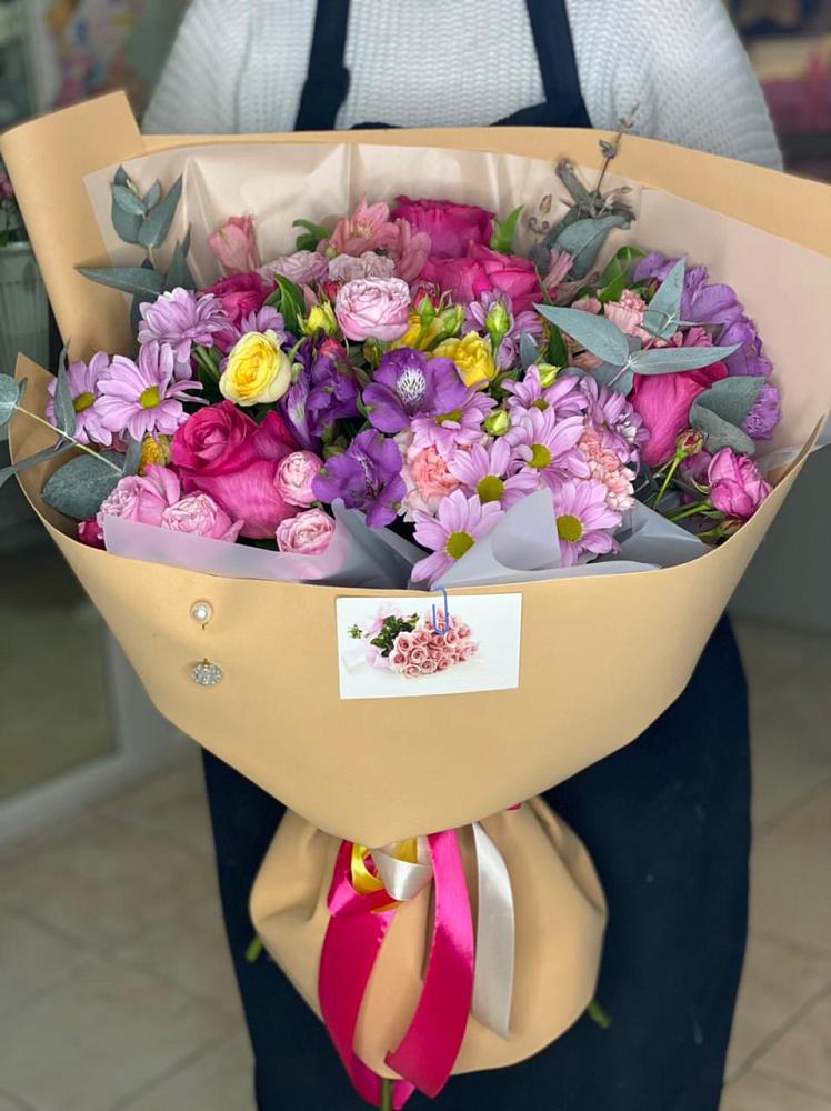 Букет цветов из: Хризантемы, Гвоздики и Альстромерии в Ленинск-Кузнецком