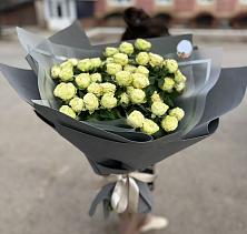 Букет Белые кустовые розы Солинеро в Ленинск-Кузнецком