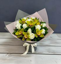 Букет цветов из:  Орхидеи и Розы в Ленинск-Кузнецком