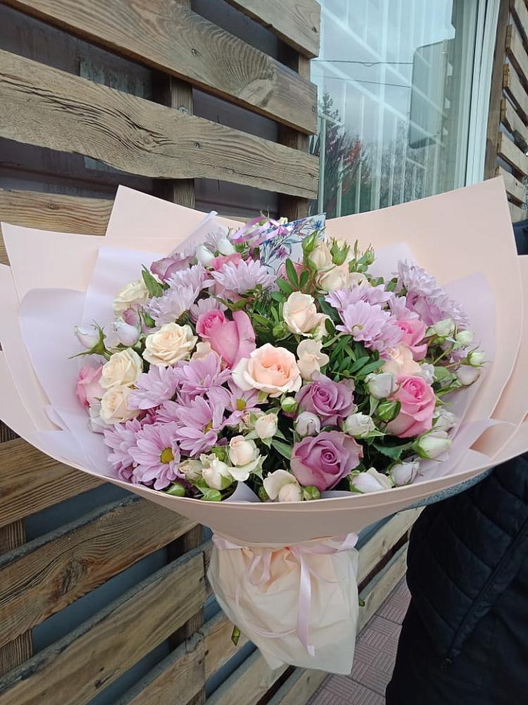 Букет цветов из: Розы и Хризантемы в Ленинск-Кузнецком