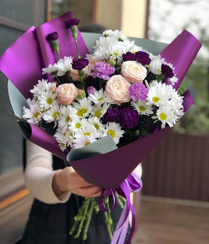 Букет цветов из: Хризантемы, Гвоздики и Розы в Ленинск-Кузнецком