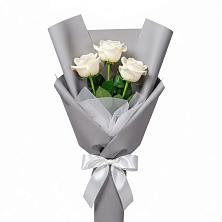 Букет 3 белые розы в Ленинск-Кузнецком