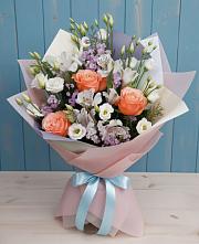 Букет цветов из:  Лизиантусы, Розы, Альстромерии и Гипсофила в Ленинск-Кузнецком
