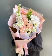 Букет цветов из:  Хризантемы и Розы в Ленинск-Кузнецком