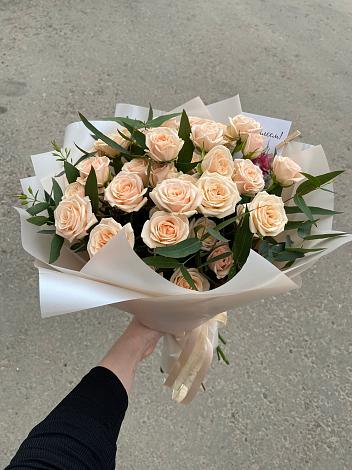 Букет Кремовые розы Латте в Ленинск-Кузнецком