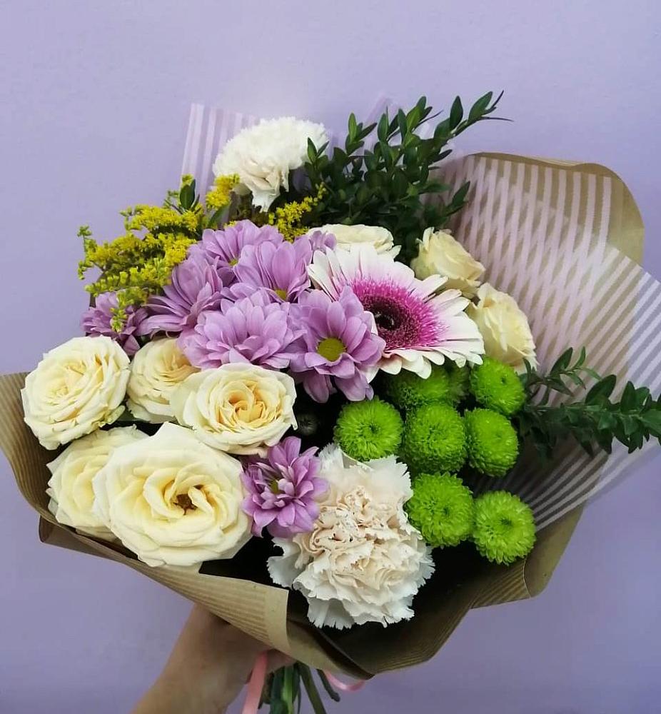 Букет цветов из: Хризантемы, Розы, Гвоздики и Герберы в Ленинск-Кузнецком