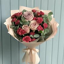 Букет цветов из:  Гвоздики и Розы в Ленинск-Кузнецком