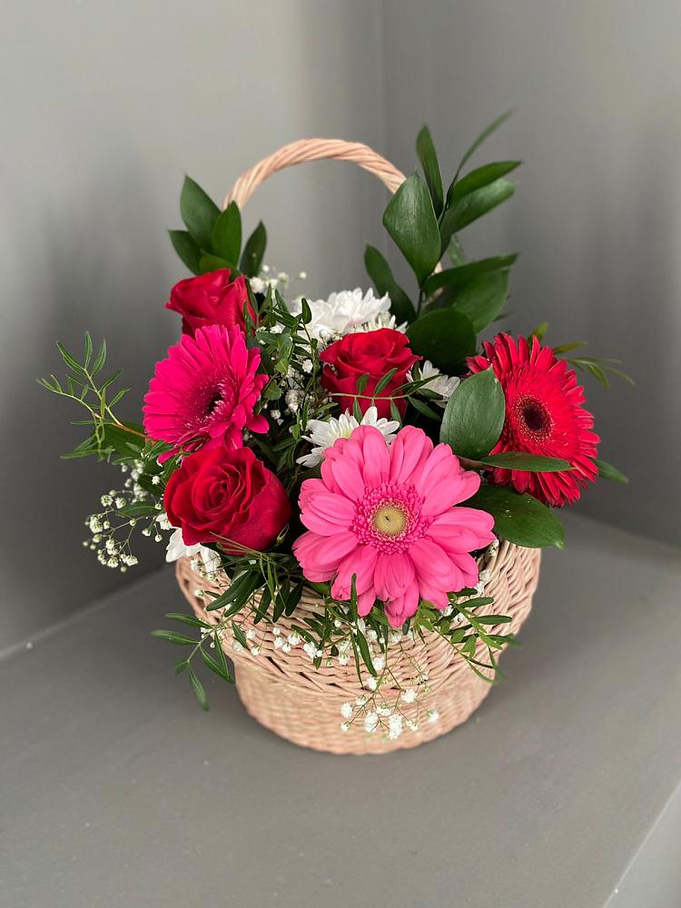 Цветочная композиция из Розы, Хризантемы и Герберы в корзине в Ленинск-Кузнецком