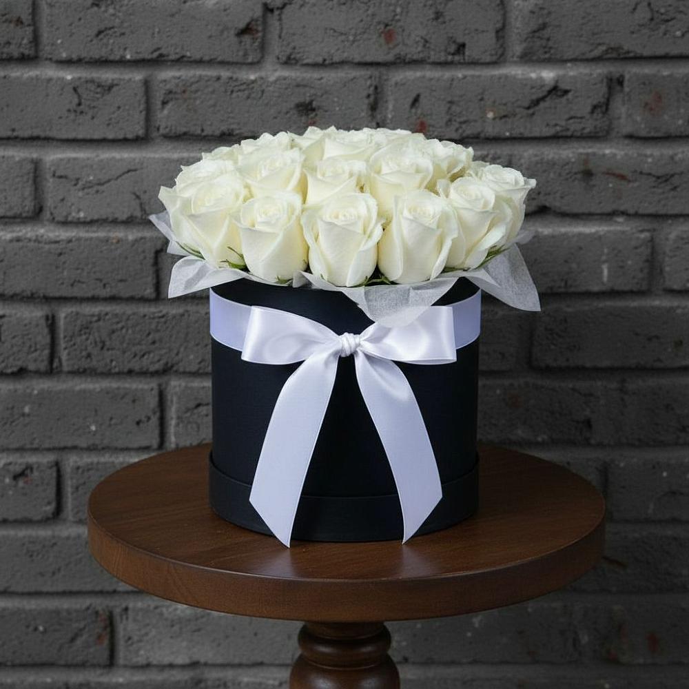 Цветочная композиция из Розы в шляпной коробке в Ленинск-Кузнецком