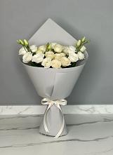 Букет цветов из:  Розы и Лизиантусы в Ленинск-Кузнецком